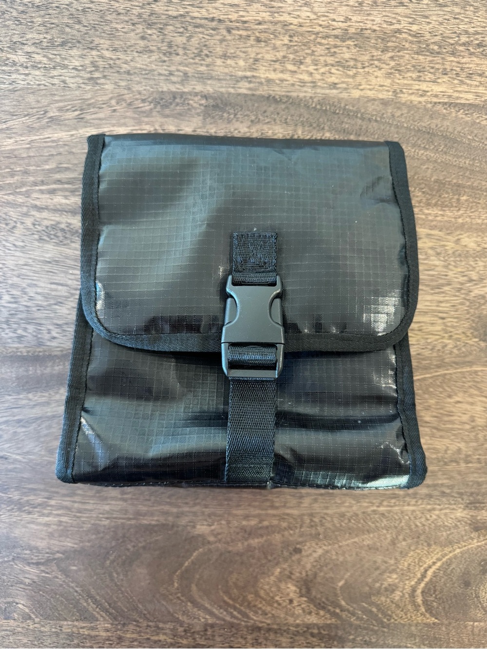 CALPAK Terra Hanging Toiletry Bag
in Obsidian